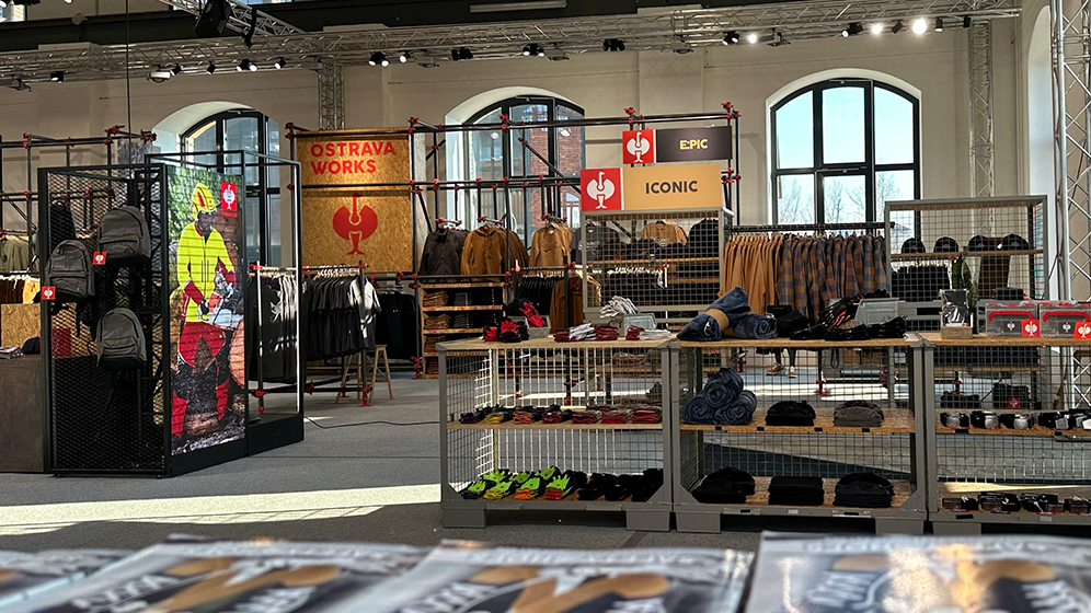 NL_STRAUSS6 klein (1)